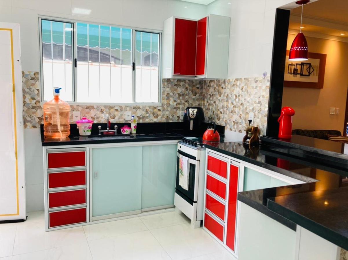 Casa Moderna: Beachfront Retreat With Heated Pool And Gourmet Area Villa Praia Grande (Santos)